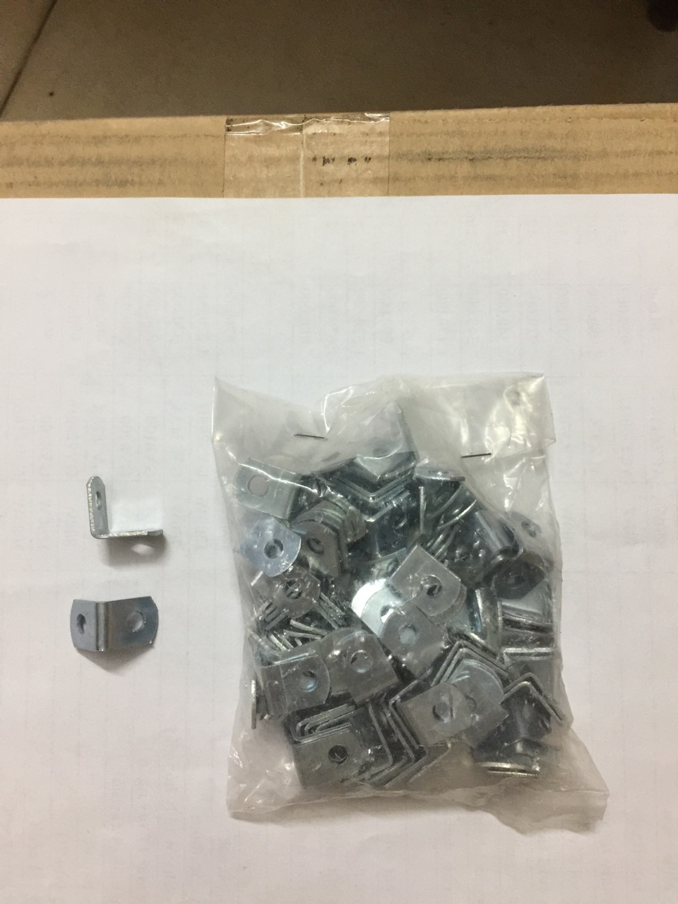 [100 cái] Ke góc vuông sắt| ke mini 1,5cm 2 lỗ