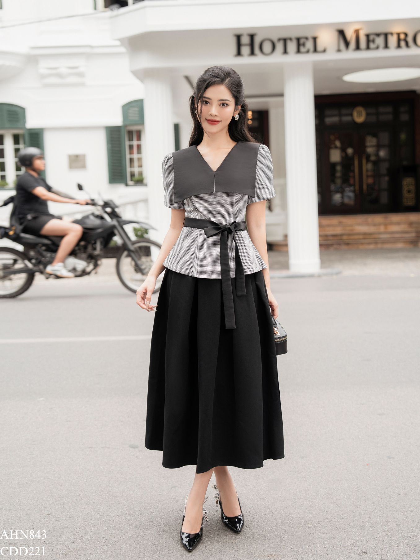 Chân váy cạp liền v ly súp dáng xoè tiinstore chd221