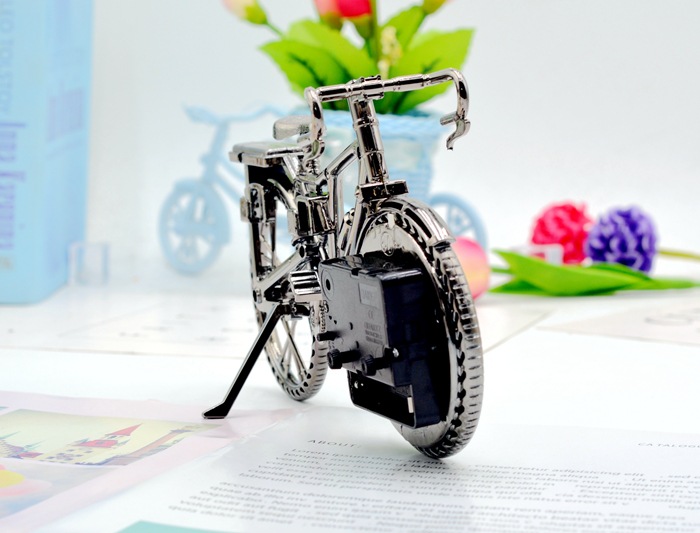 Đồng hồ để bàn, báo thức hình xe