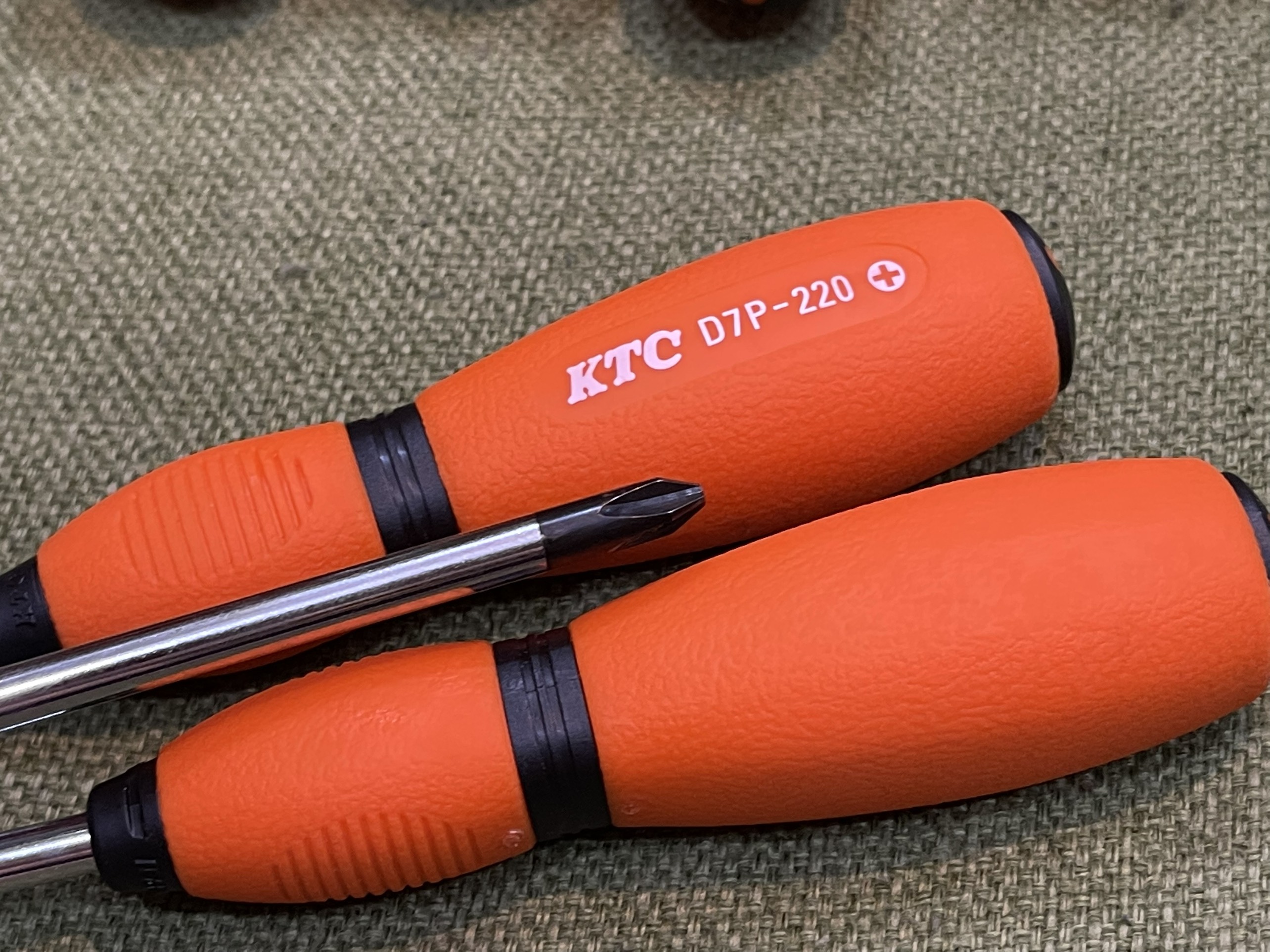Tua vít đóng KTC D7P-220 Japan