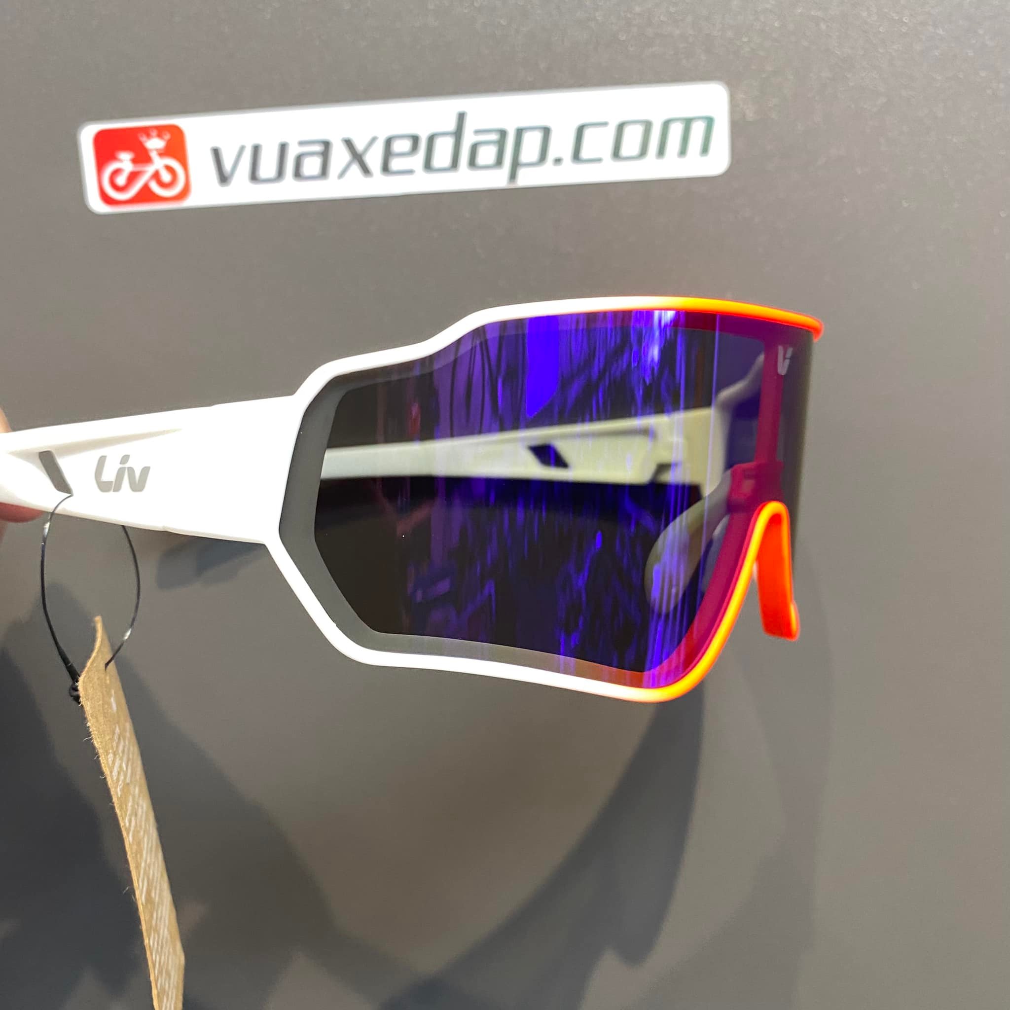 Kính đạp xe nữ GIANT LIV JN (Có mắt cận bên trong)