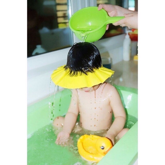 Mũ chắn nước cho bé gội đầu, cắt tóc, đi nắng.