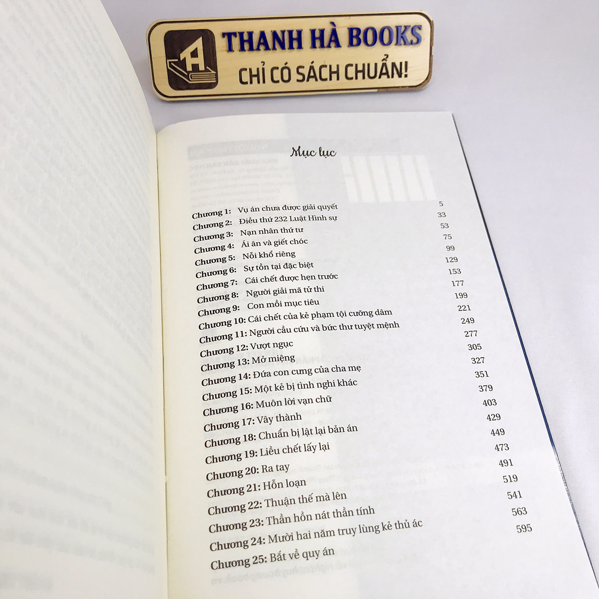 Sách Người Truy Án (Kèm Bookmark)