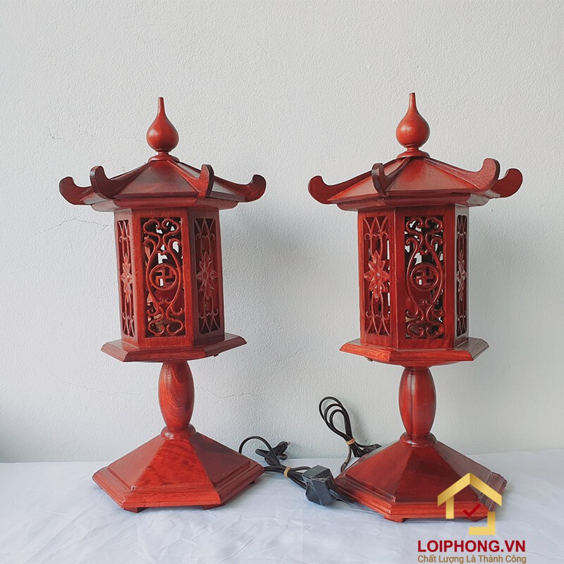 cặp đèn thờ mái chùa gỗ hương cao 48 cm