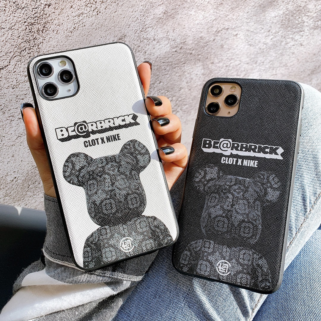 Ốp Lưng Da IMD Họa Tiết BearBrick