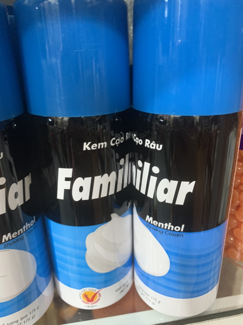 Kem cạo râu Familiar