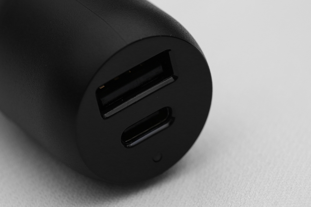 ạc xe hơi 2 cổng USB Type C PD 20W Bk003 Đen
