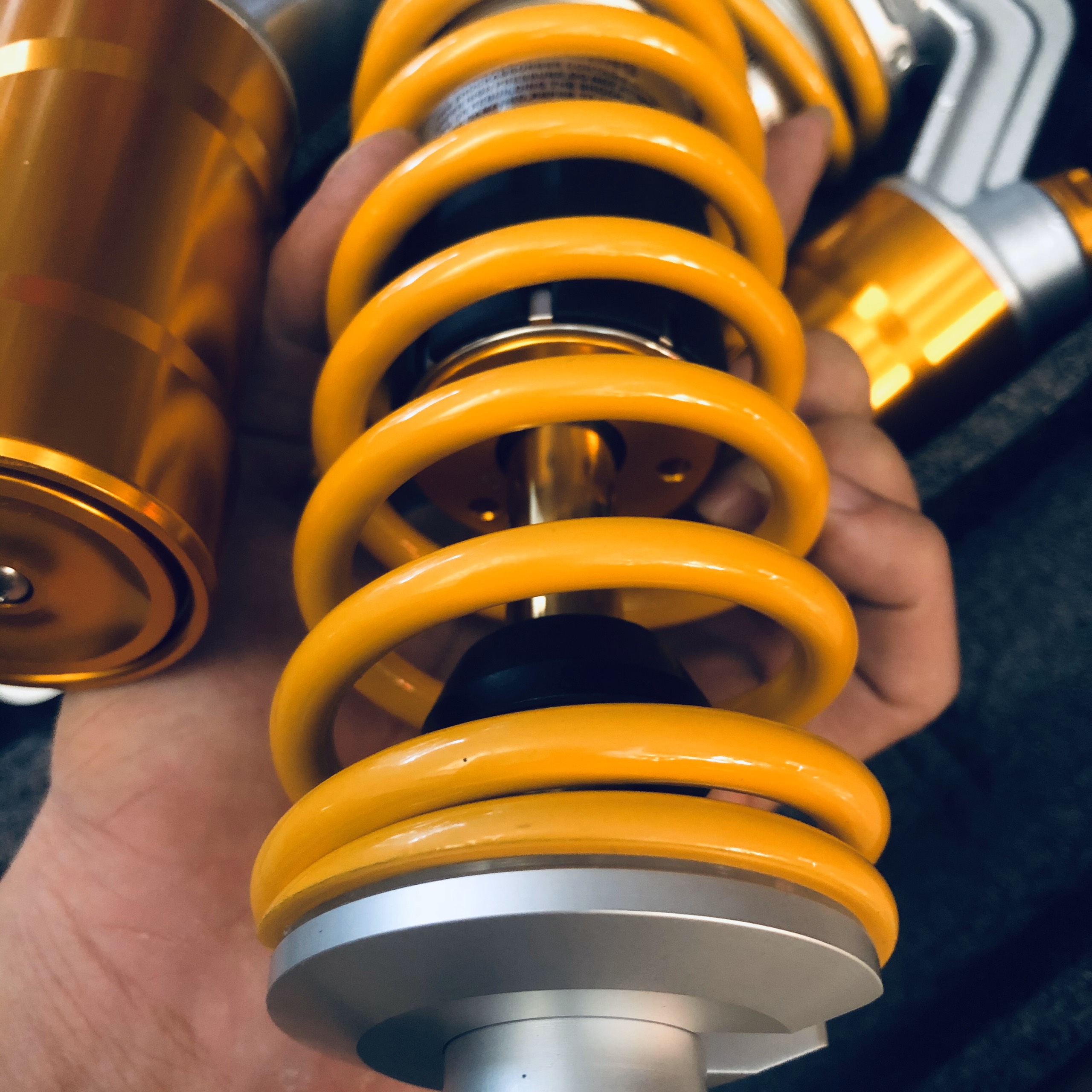 [HCM]Phuộc Ohlins Sirius có bình dầu