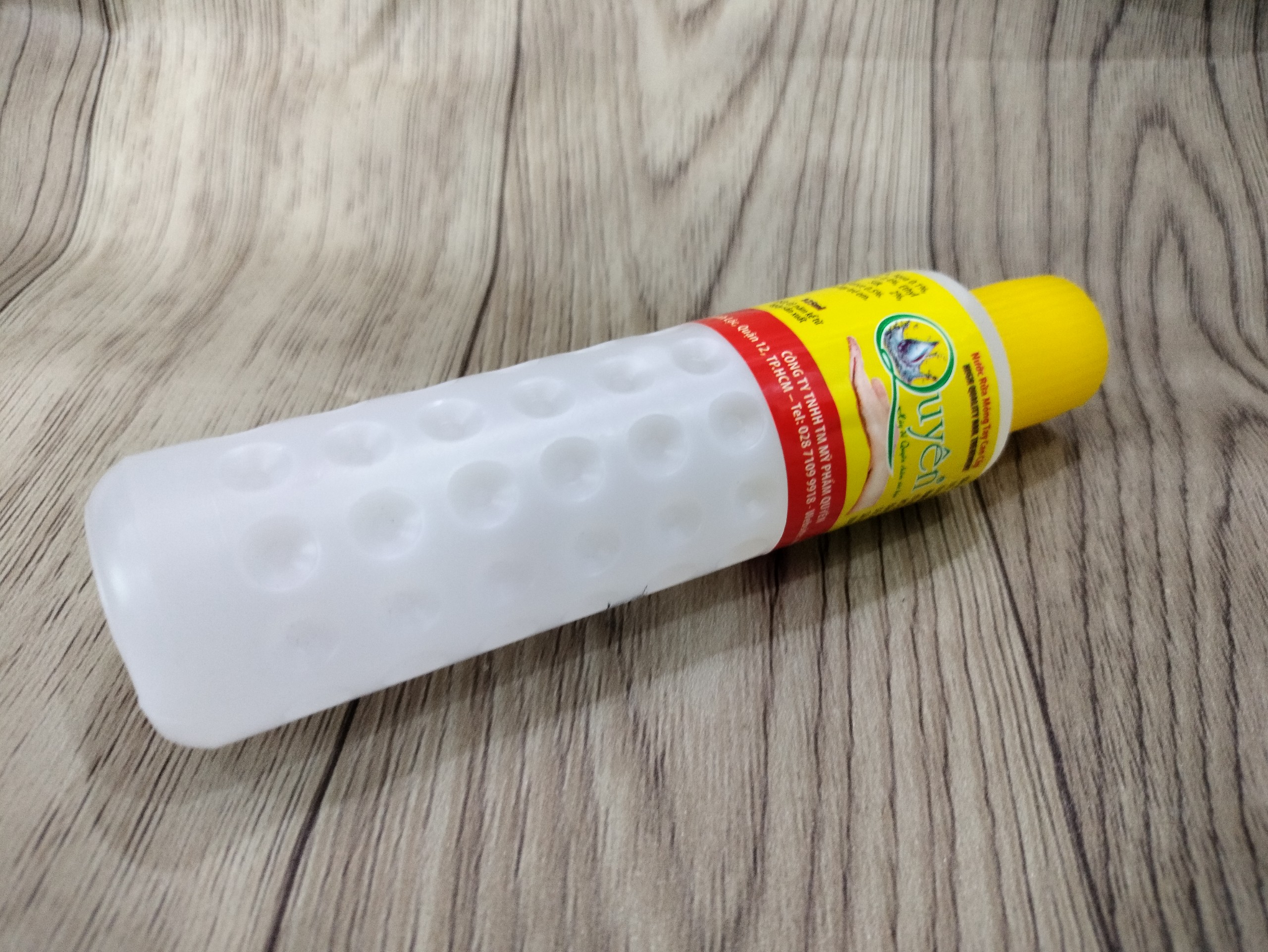 Nước rửa móng Quyên B