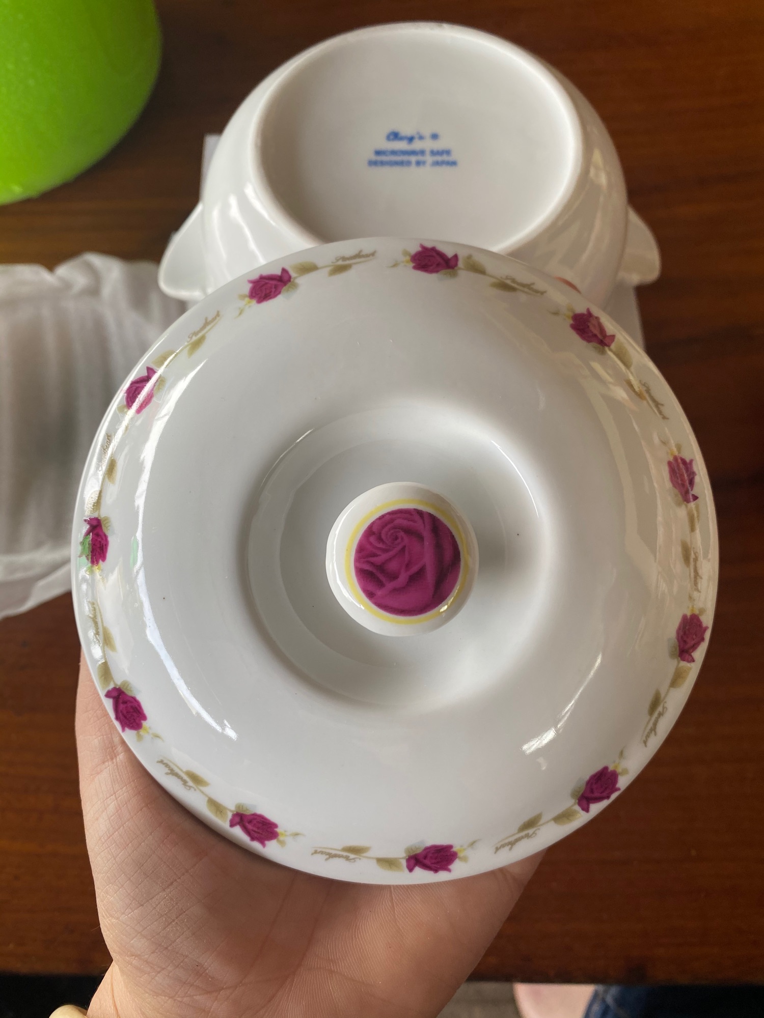 Thố chưng yến có hoạ tiết