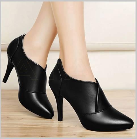 Giày boot nữ rosata gót nhọn 7cm kiểu dáng ro35