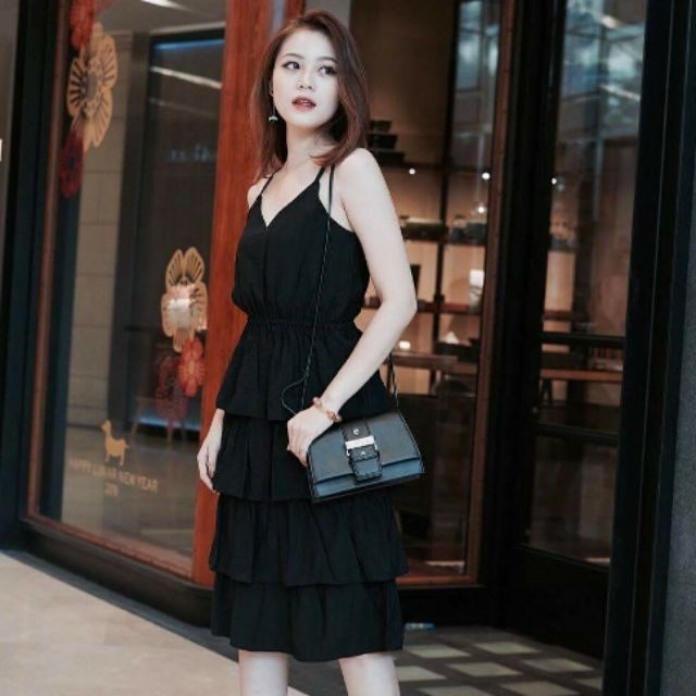 Maxi đen 4 tầng