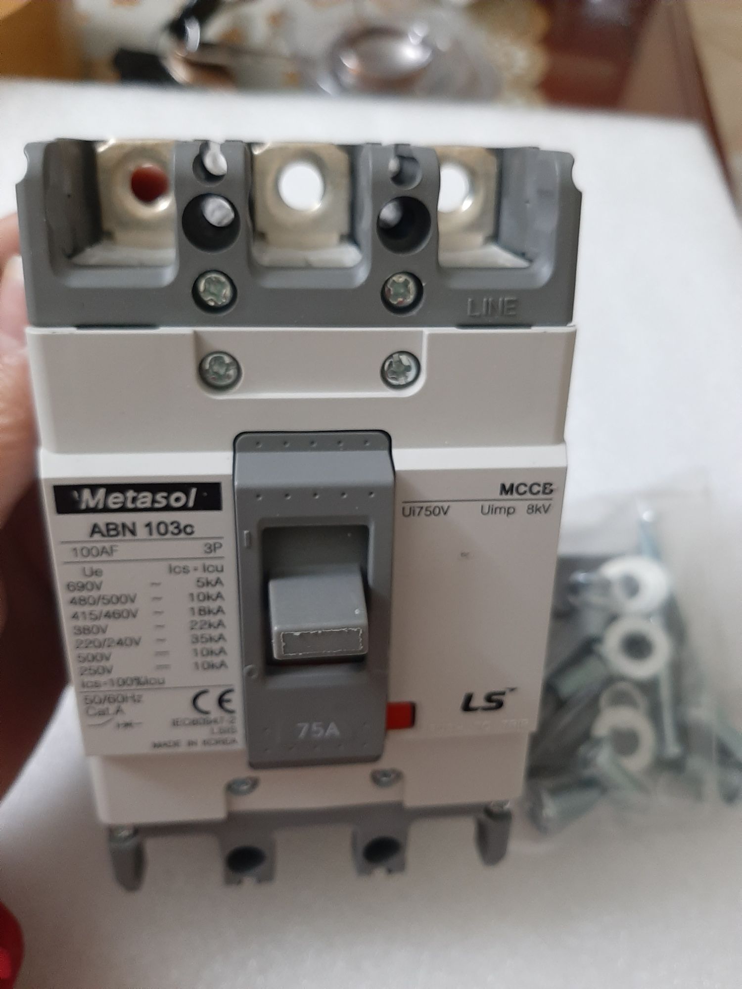 Aptomat  hộp ABN 75A 3pha