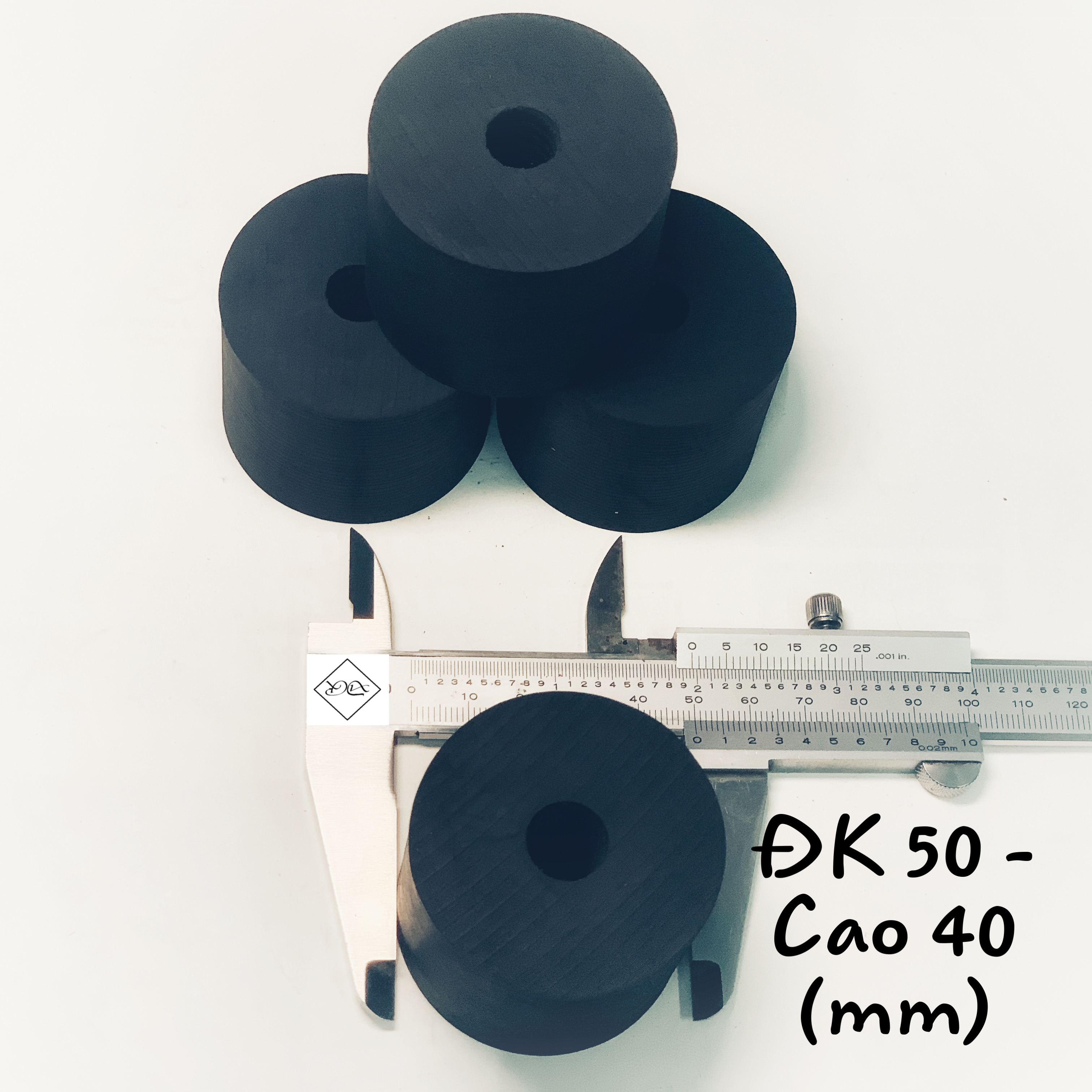 4 cục cao su chống rung phi 50 cao 40 (mm)