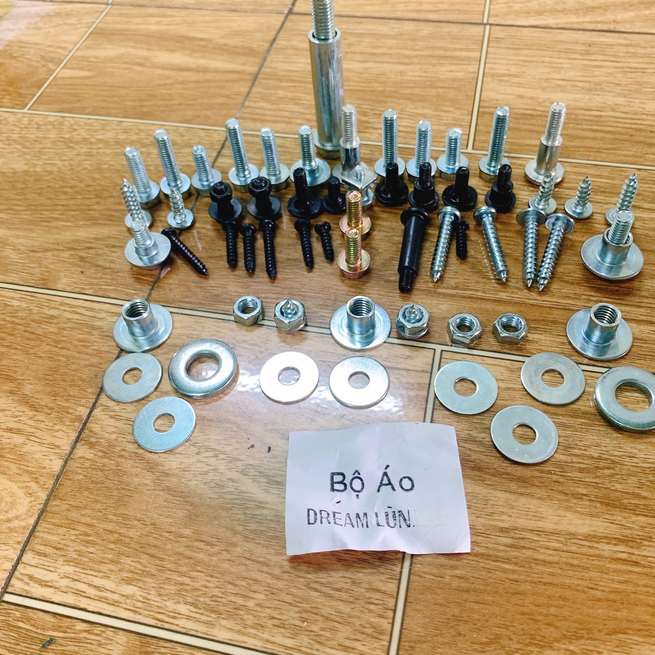 Bộ ốc xe Dream lùn -ỐC dàn áo xe D ream 3
