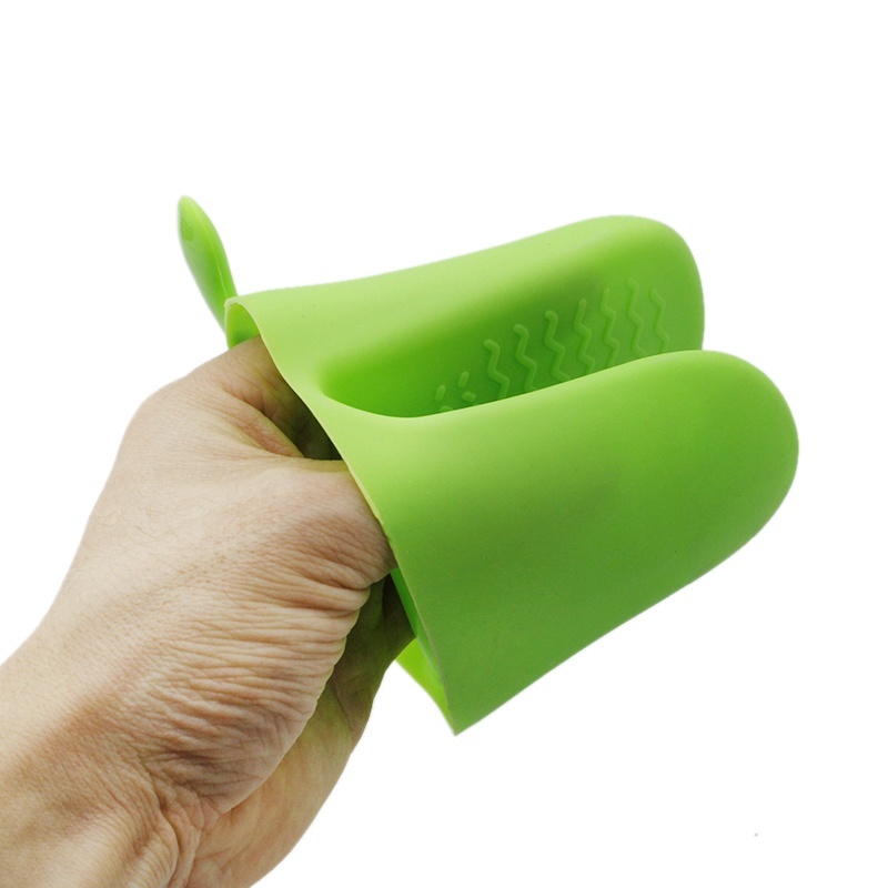 2pcs Silicone Doggie Kitchen Baking BBQ Oven Glove Mitt Tool Holder Heat-resistant,Green - intl