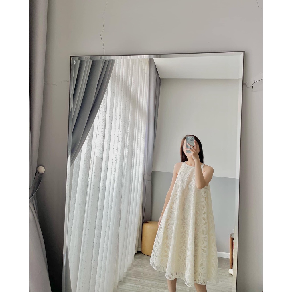 Đầm ren cổ yếm 2 dây họa tiết nơ 158