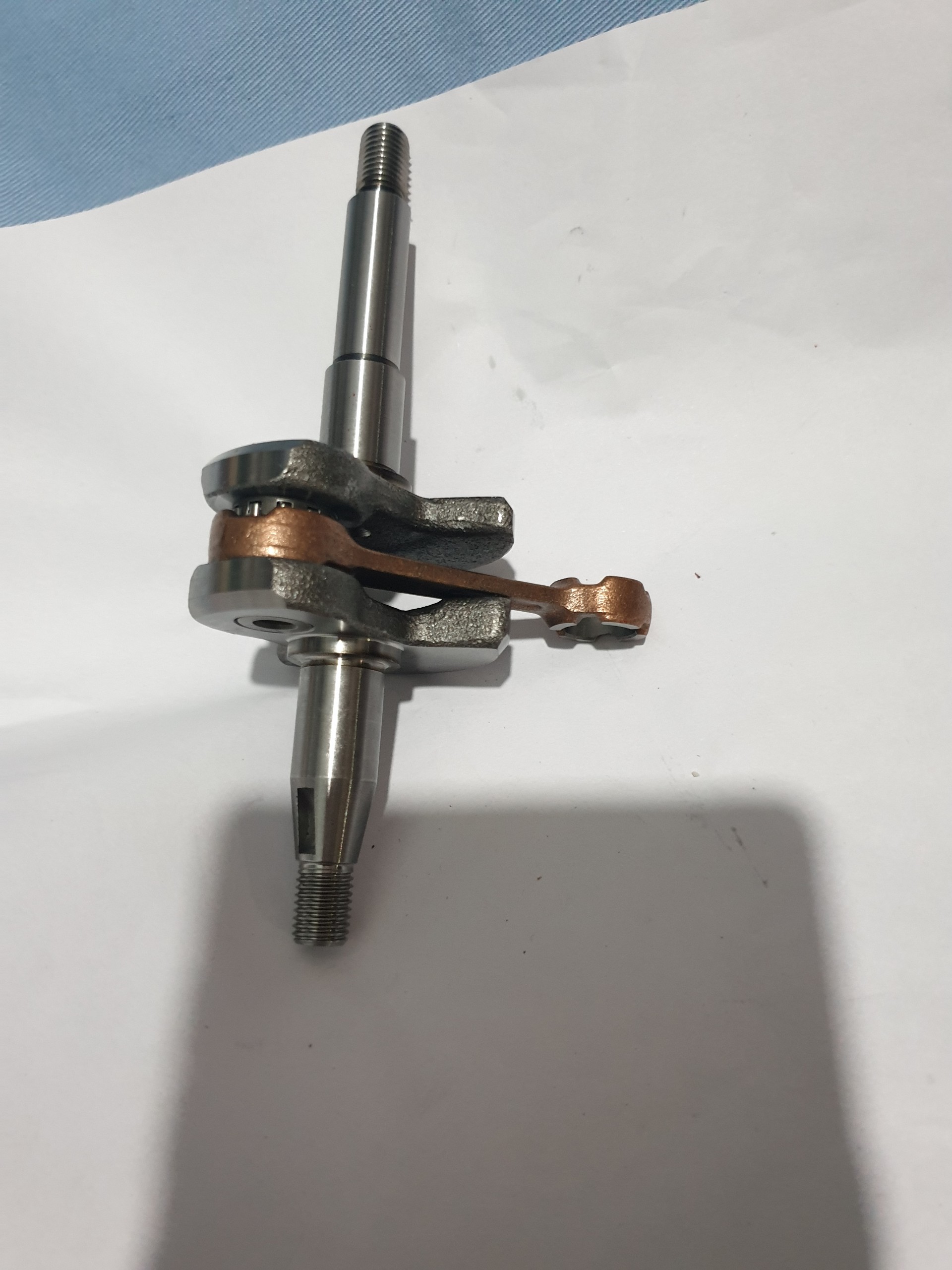 TAY DÊN ( CỐT DÊN) MÁY CƯA XÍCH, CƯA CỤT 2500