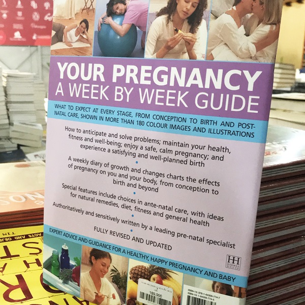 Sách - Your Pregnancy Week by Week Guide Book