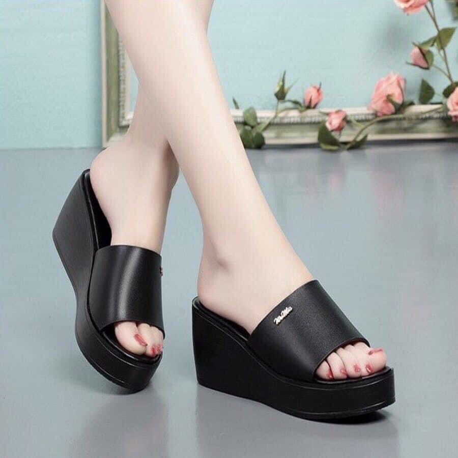 Dép xuồng quai da phối chữ 5p