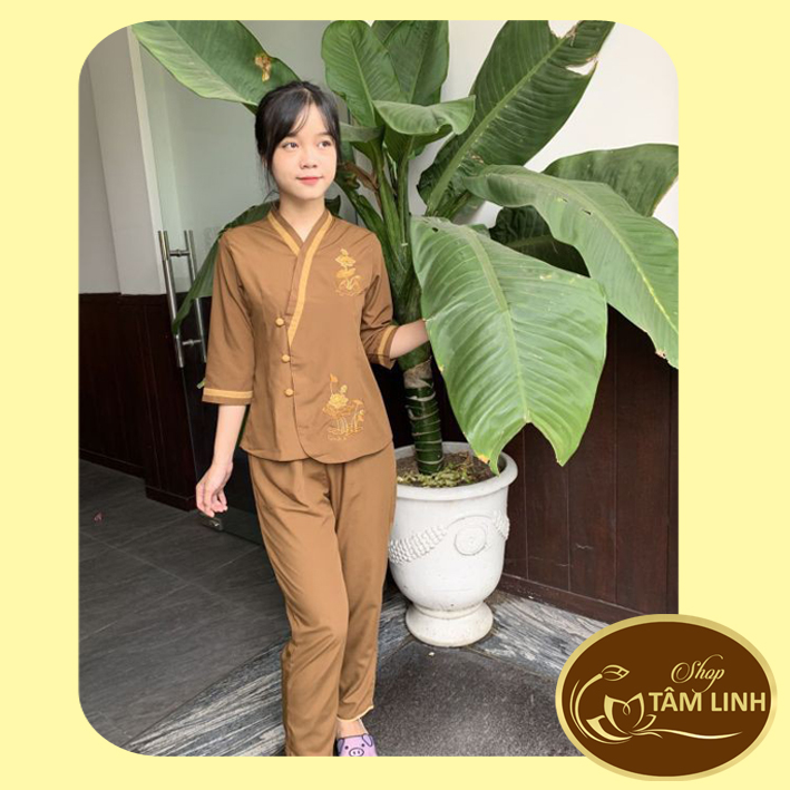 Đồ lam đi chùa _ mẫu cài xéo thêu sen