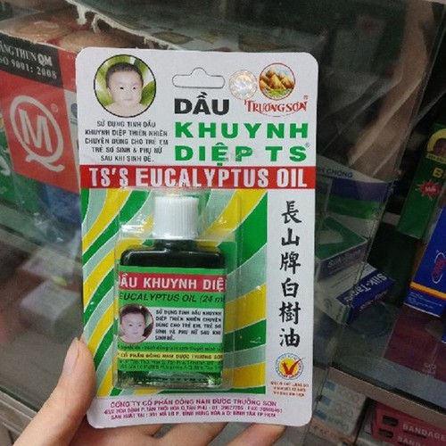 Dầu gió Khuynh Diệp Trường Sơn 24ml