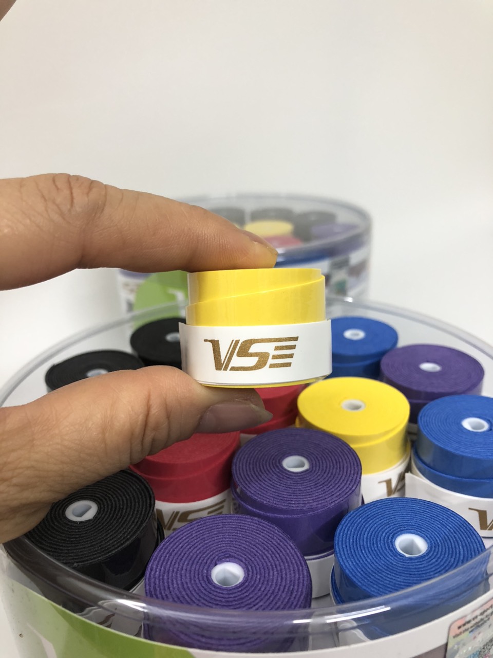 Combo 5 chiếc Quấn cán vợt cầu lông VS, thấm mồ hôi, có vân bám, nilong bọc ngoài