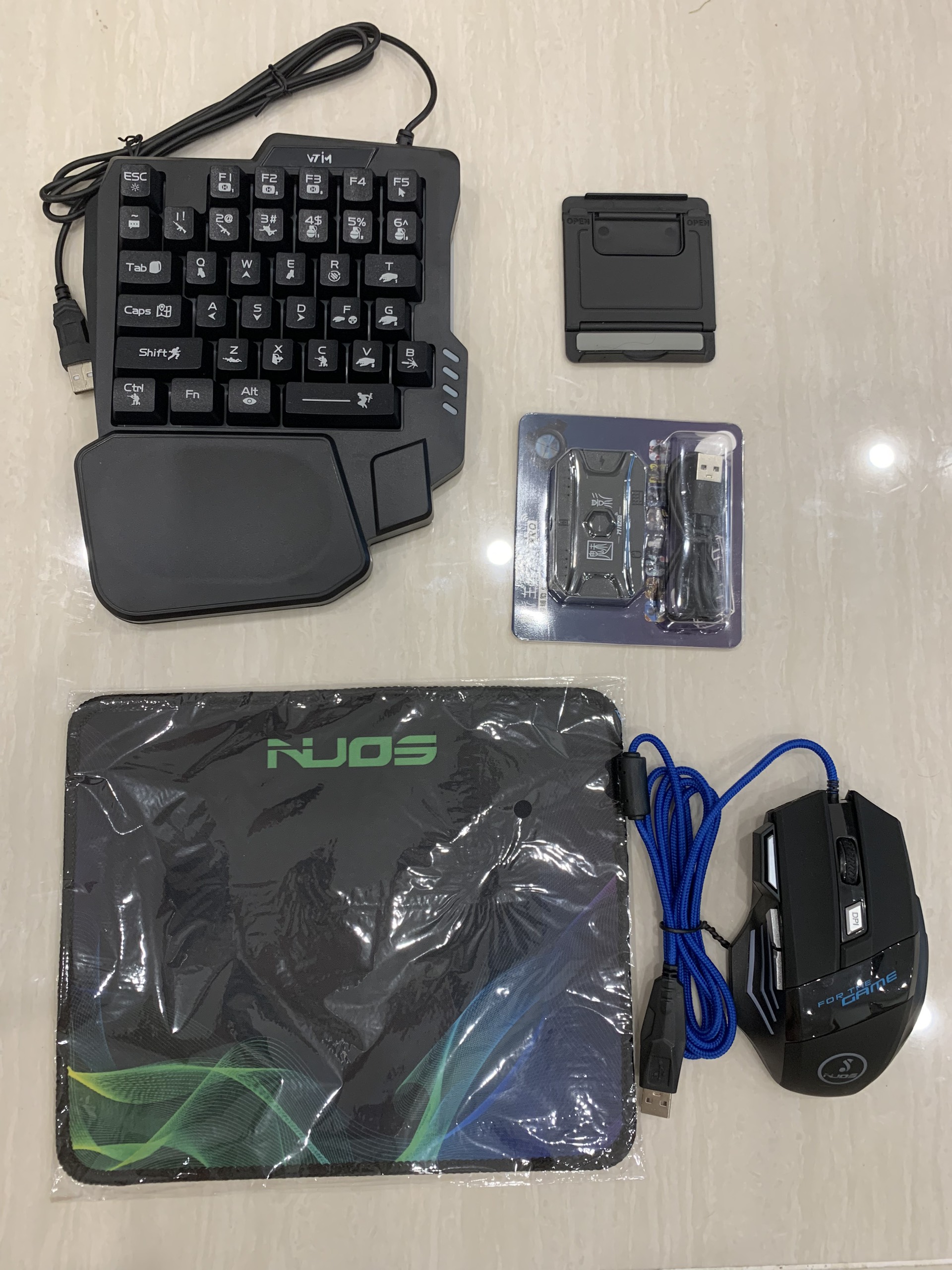 Combo Bộ Chuyển Đổi TOT14 + Bàn Phím Gaming TOT020 + Chuột TOT017, Phụ kiện chuyển chơi game Mobile ( Pubg, Freefire,..) Tặng Kèm Kệ Để Điện Thoại+ Lót Chuột Gaming Siêu Sịn