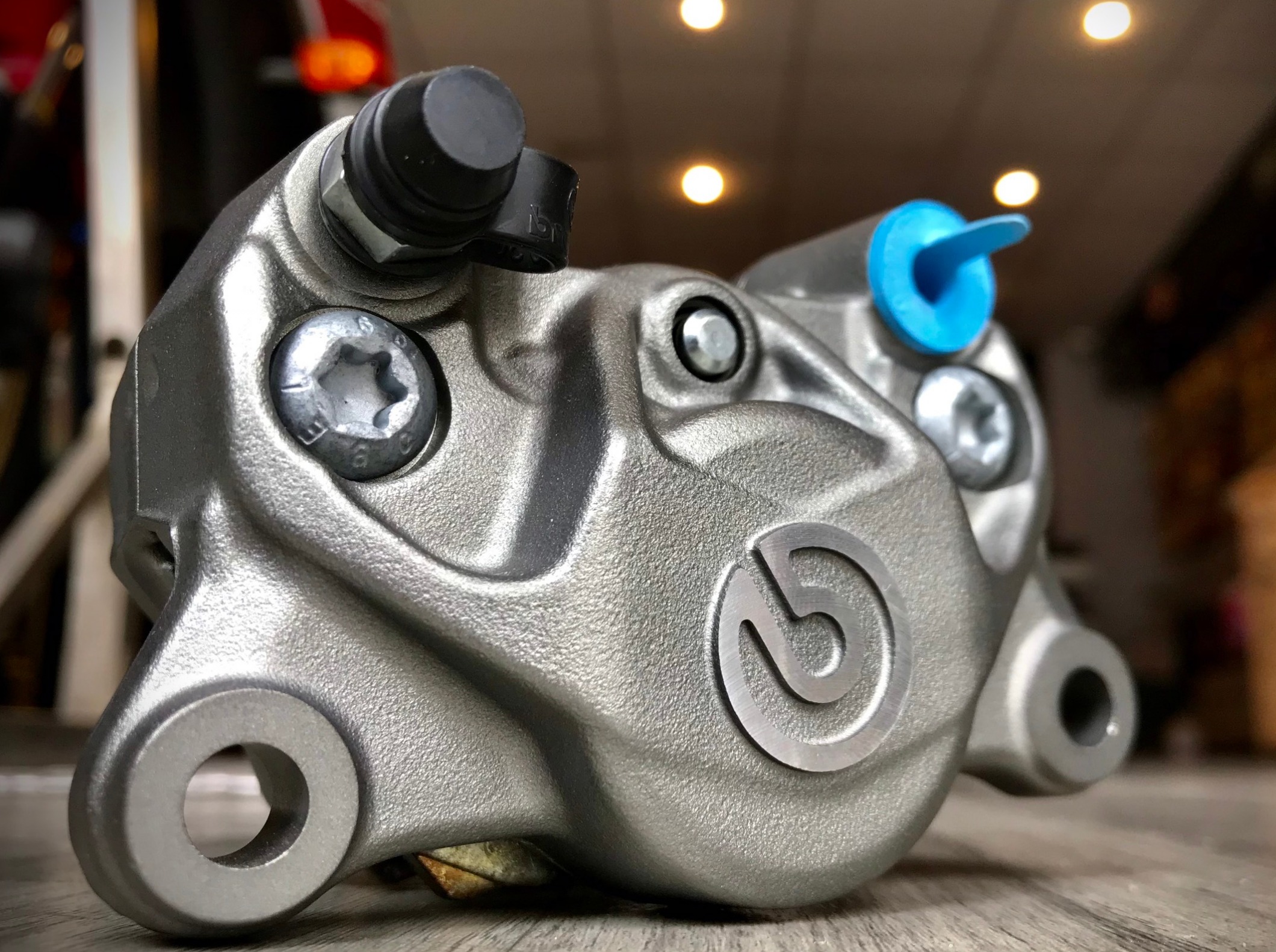 [Motoworld Phân Phối] Heo Brembo 2Pis Đối Xứng (Màu Bạc)