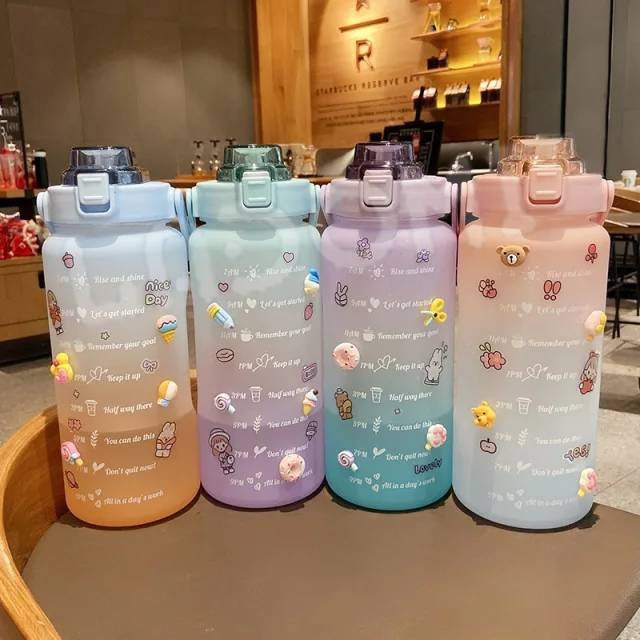 Bình Đựng Nước 2L Có Vạch Báo Giờ Uống Nước Dễ Thương [ TẶNG KÈM STICKER ]