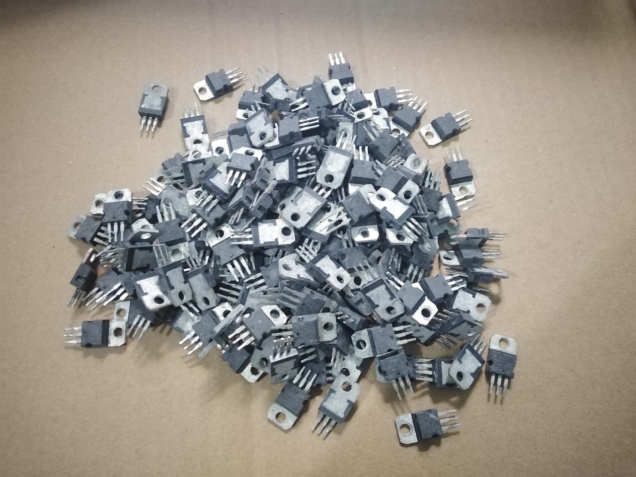 10 chiếc Mosfet HY1001  75A 75V tháo máy