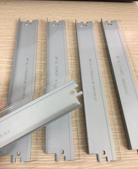 Bộ 5 Gạt lớn HP 12a, Canon 2900 loại tốt, là 5 thanh gạt mực lớn cho hộp mực máy in HP 1020, 1010, 1022, 1015, 1018, 1012, 3050, Canon LBP 2900, 3000, 303, FX 9