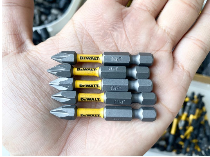 Mũi Vít Dewalt ( New 100% ) 5Cm Ph1-Ph2-Ph3 Có Từ