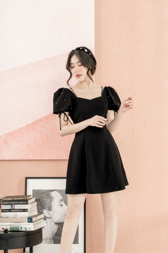 Rập - Đầm Đen Cổ Tim Tay Phồng Đính Hạt - PUBBI 01 ĐEN