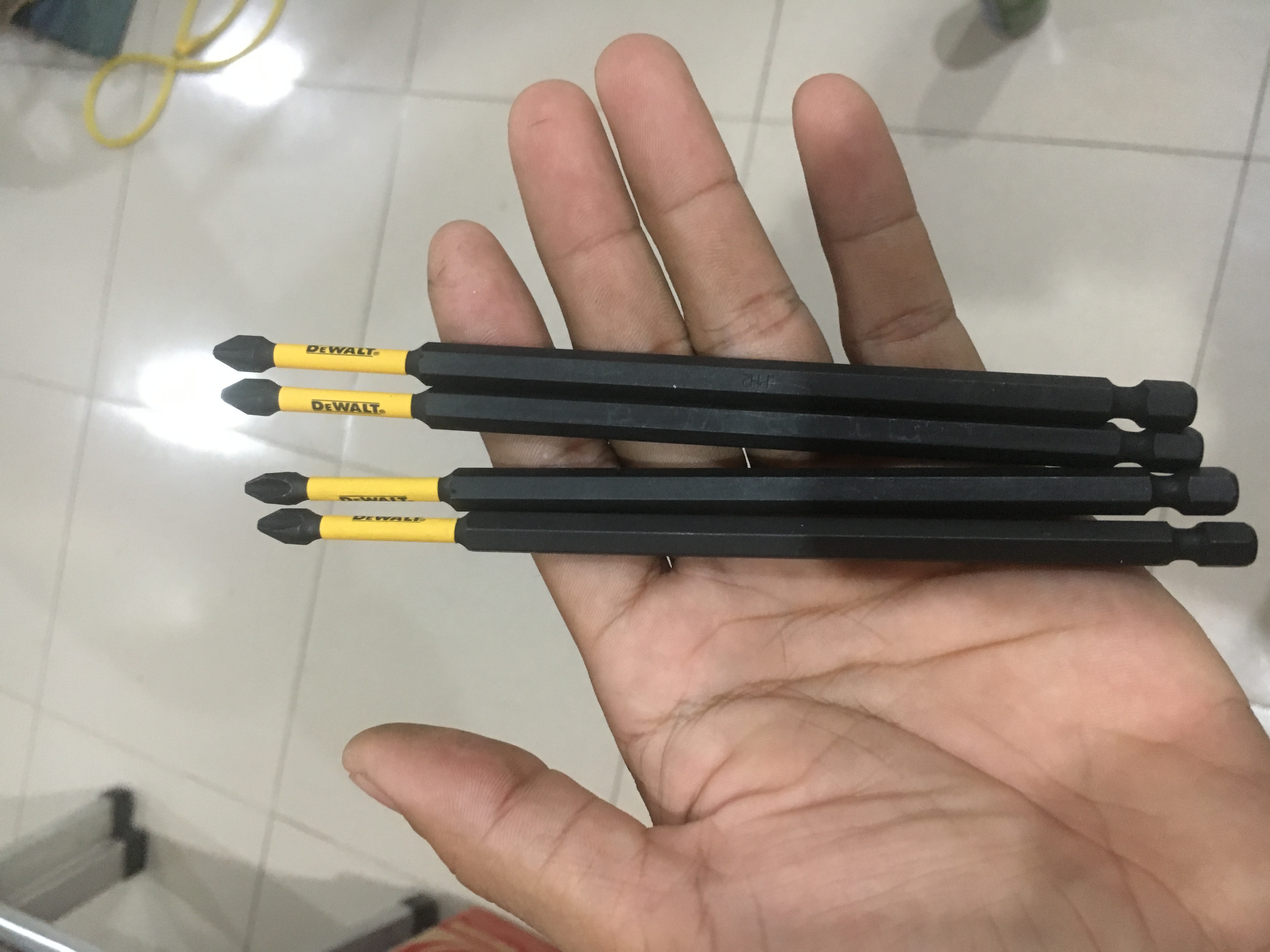 [HCM]Bộ 5 Mũi Vít DeWalt Chính Hãng Ph2-152mm Có Từ