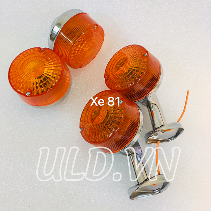 [HCM]ĐÈN XI NHAN TRƯỚC SAU XE 81