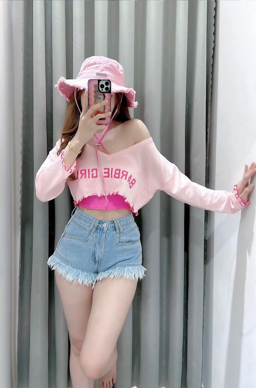 Bộ Áo Croptop Chạy Viền Barbie Áo Yếm Nữ Kèm Áo Trong In Chữ - Set Áo Crt Nữ Dài Tay 2 Màu capnhatxuhuong