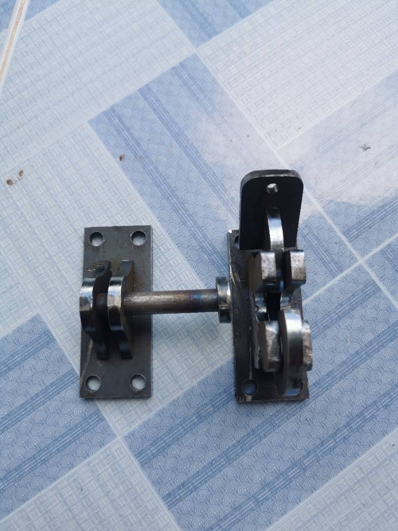 chốt cổng tự động