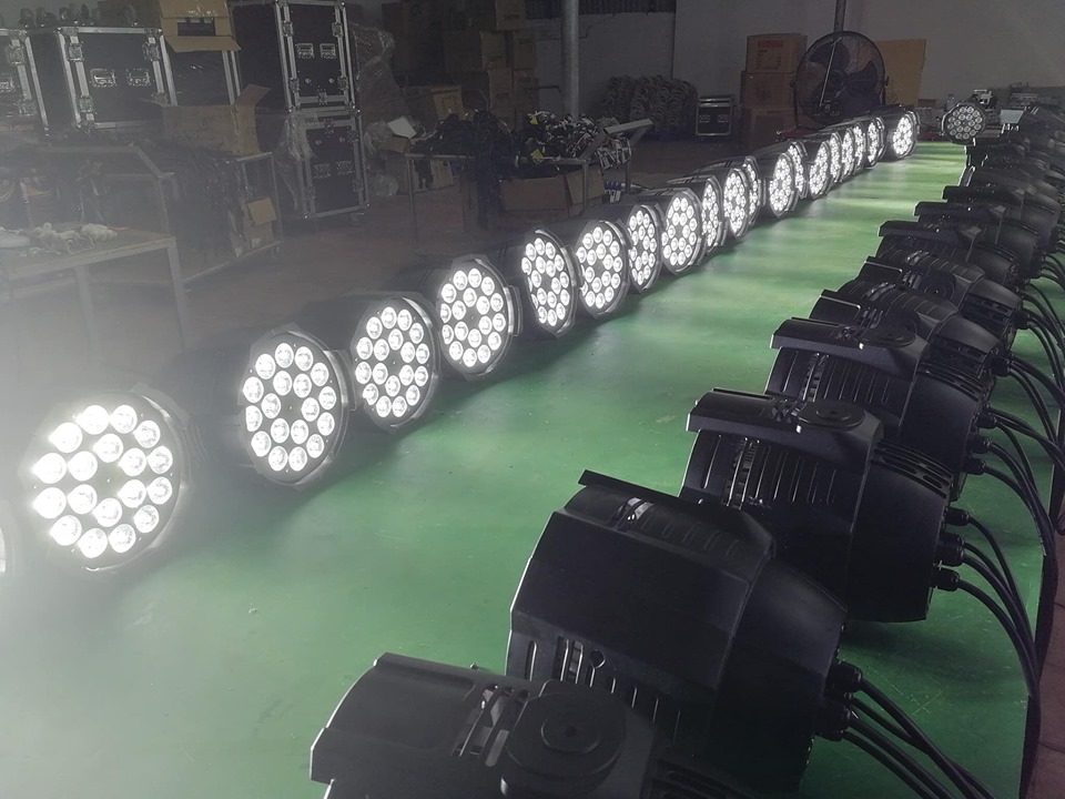 ĐÈN DTE PAR LED 18x10W 4in1 RGBW