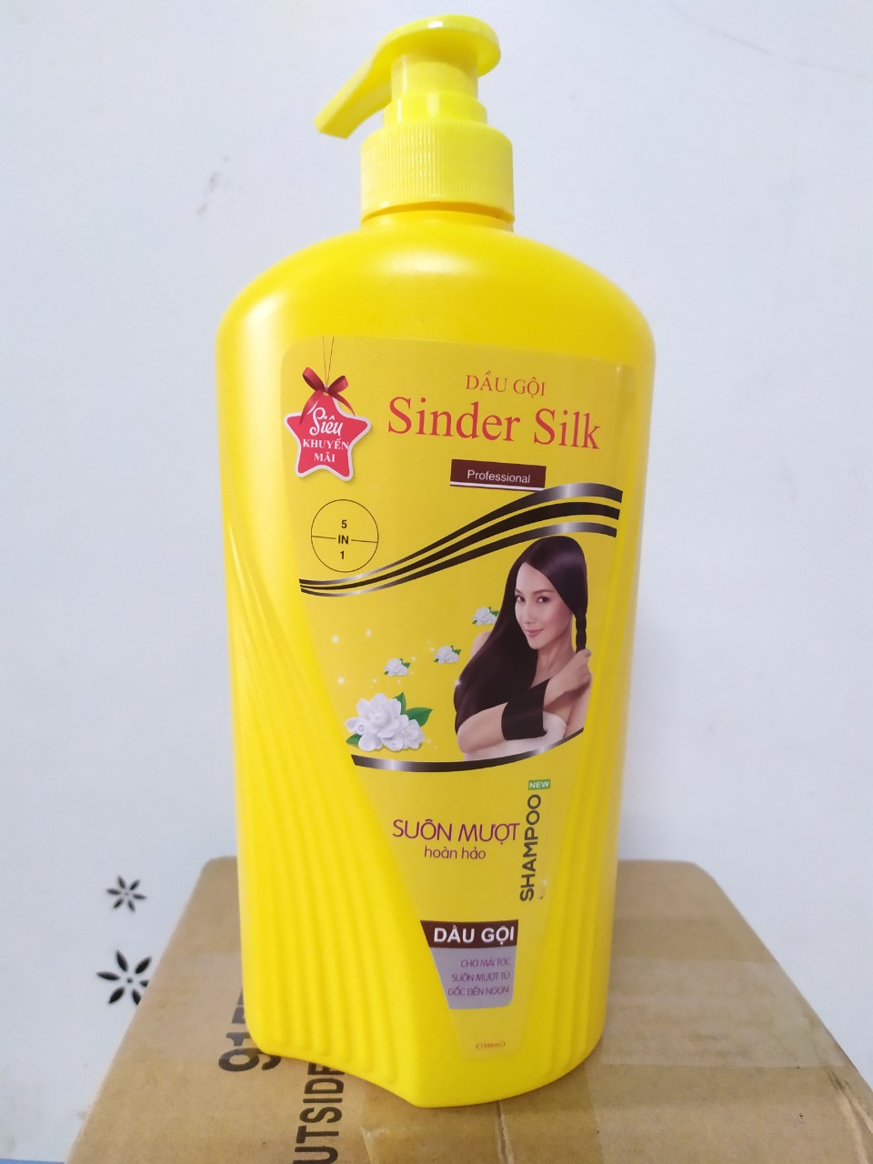 Dầu Gội Silk Bồ Kết 1000ml Chai Vàng