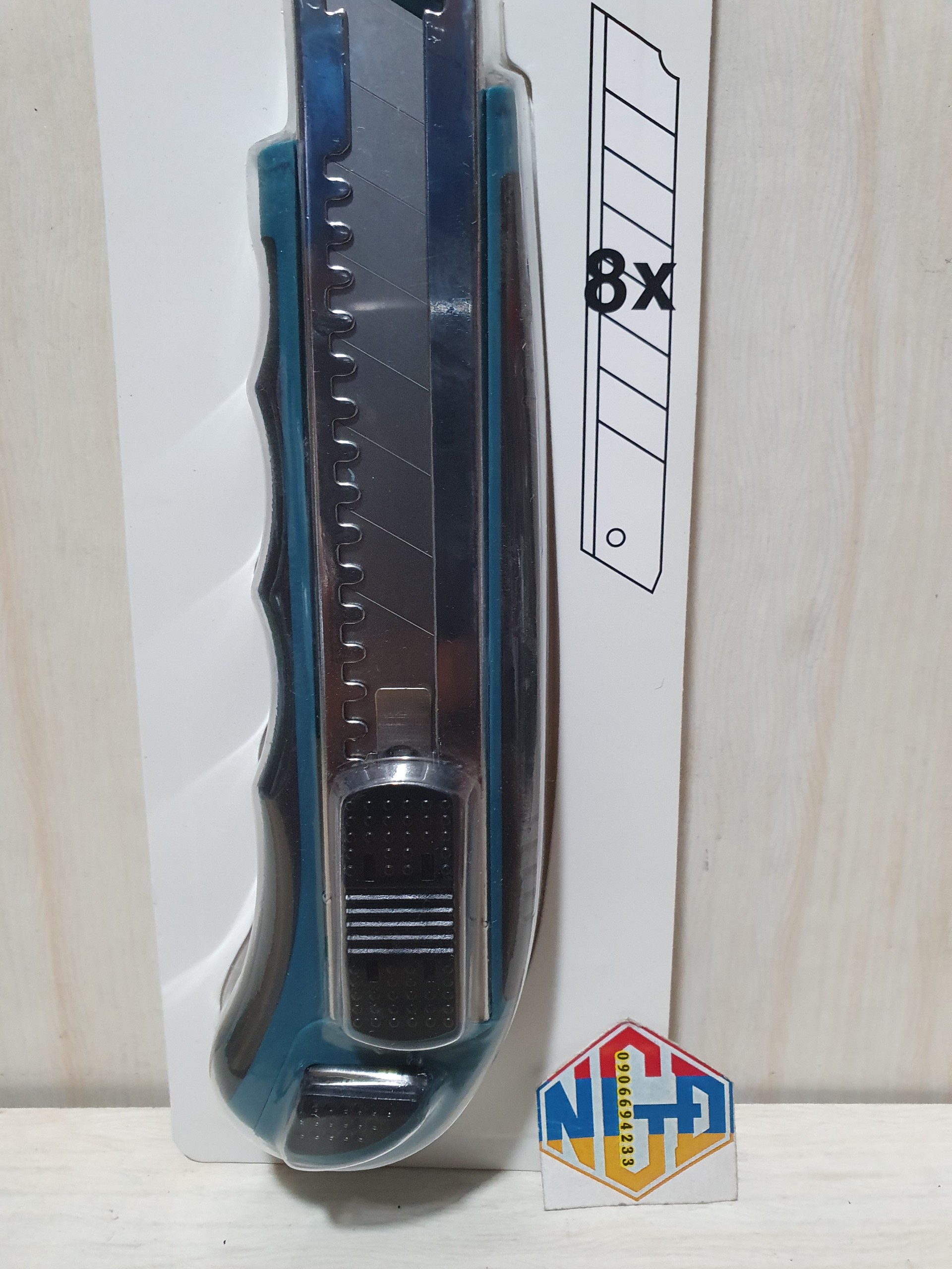 Dao rọc giấy cầm tay Makita D-65713