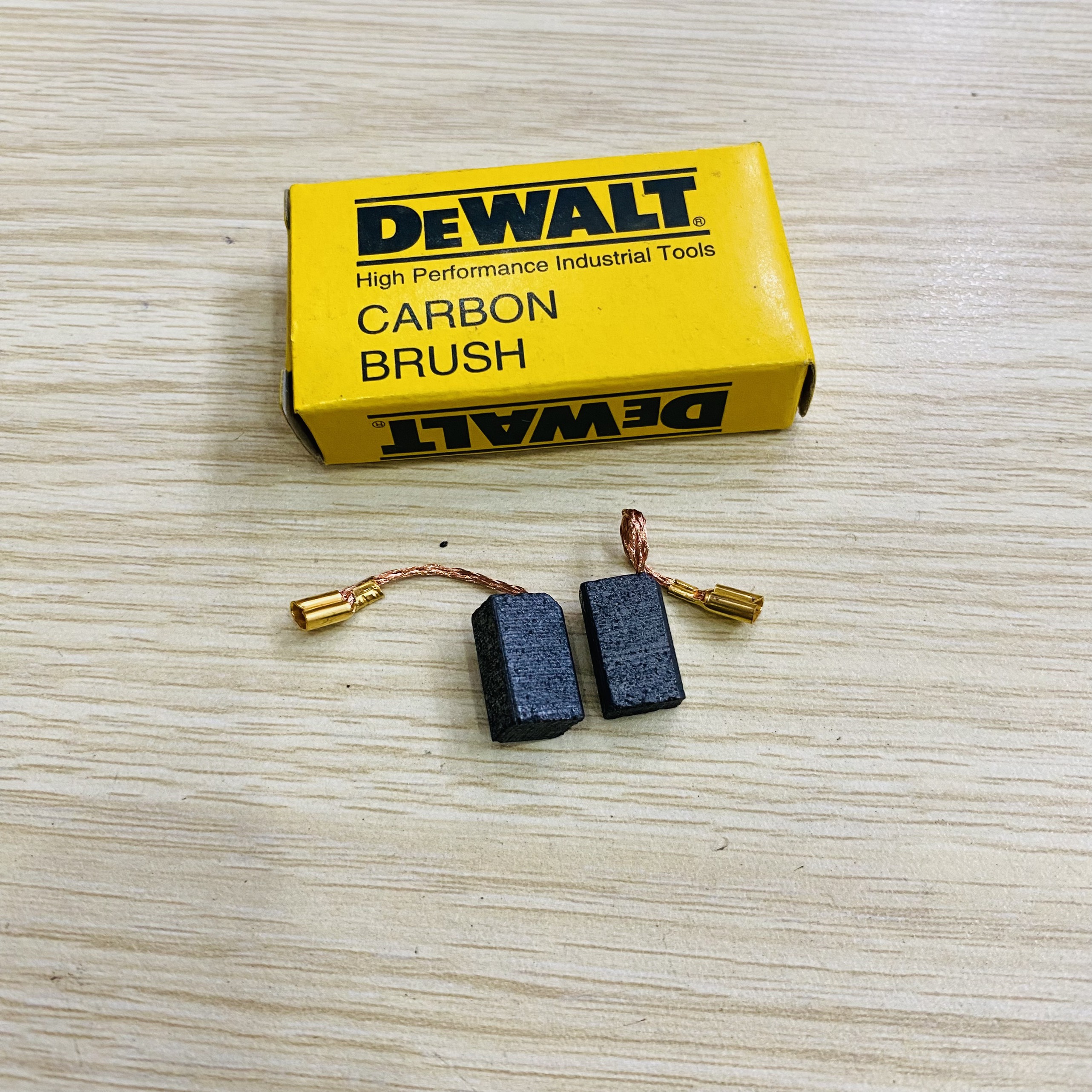 (maitera) 1 cặp chổi than bk20 (mài dewalt 6288, dw803, dw801, dwt8100t, dwt8200)