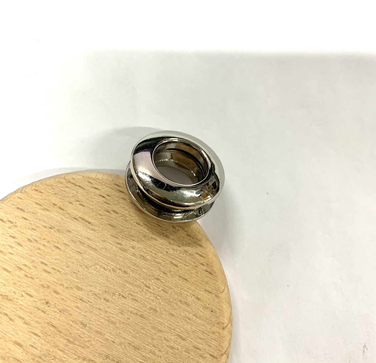 Khoen Ore không bắt vít màu bạc LL1.1cm