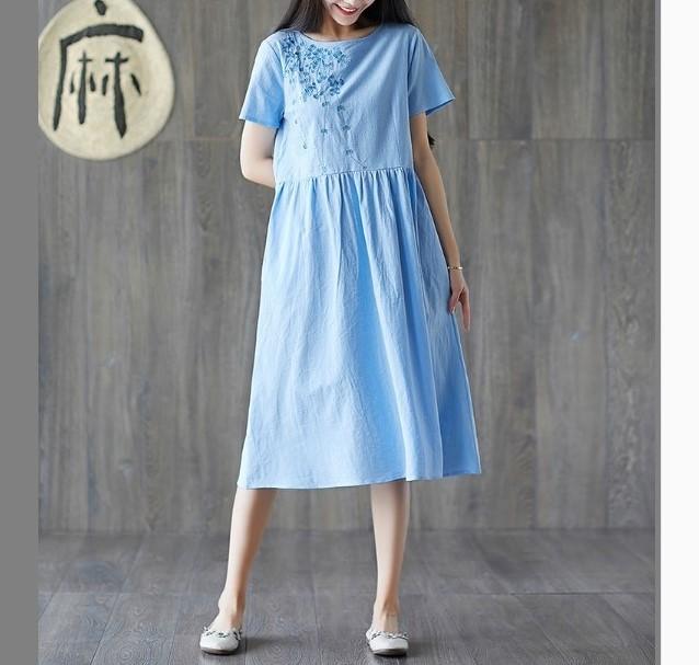 Đầm bầu công sở dáng dài thêu hoa
