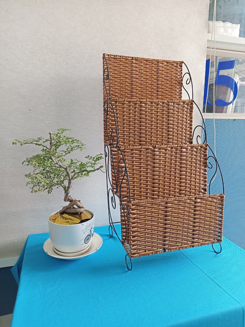 [HCM]Kệ để tạp chí bằng mây 3 tầng