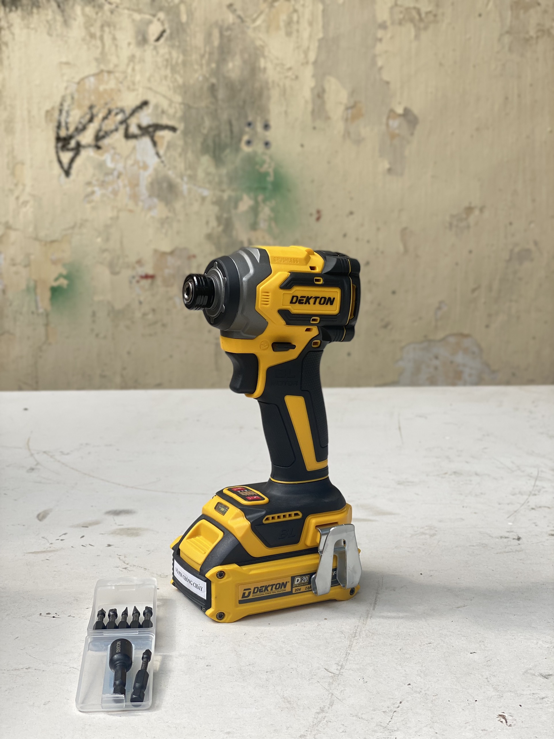 Máy bắt vít dùng pin D20 -CV230NCP Dekton (dùng được chân pin Dewalt)