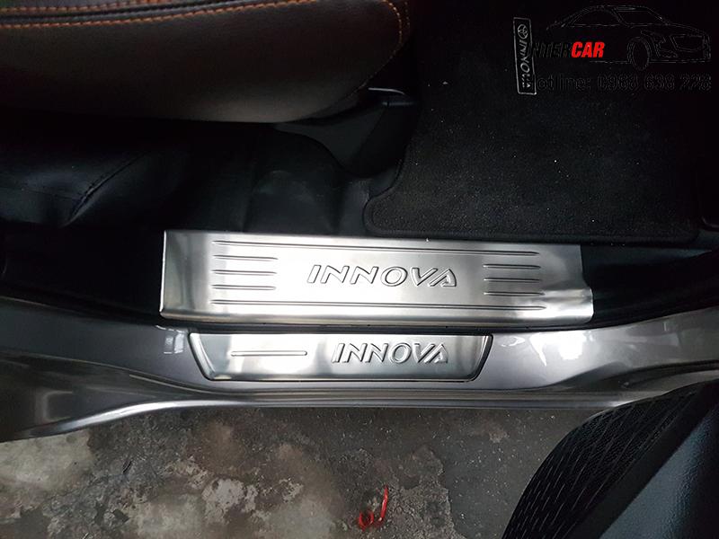 ỐP BẬC TRONG TOYOTA INNOVA 2017- 2019