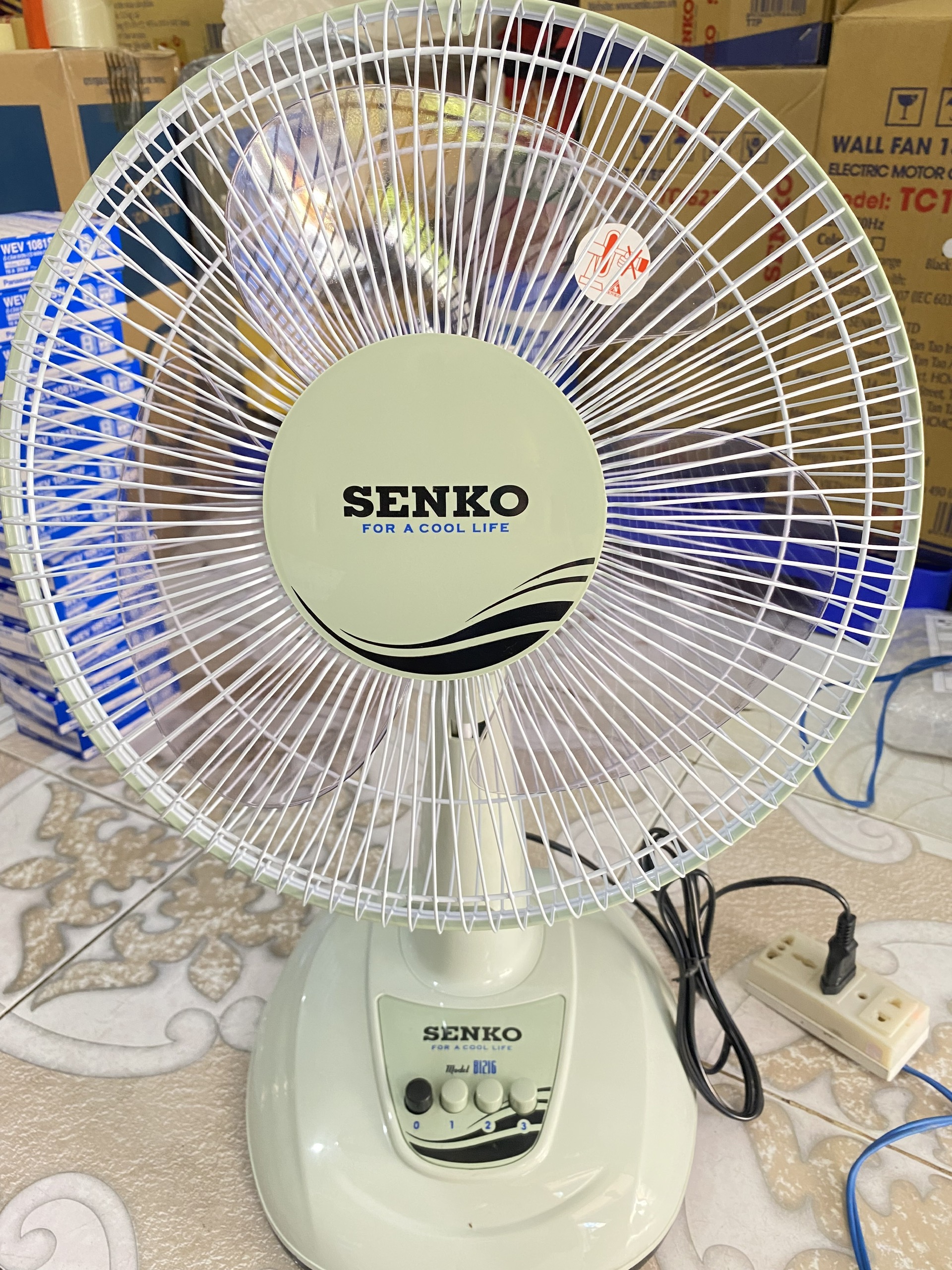 Quạt bàn 3 tấc B3 B1216 Senko