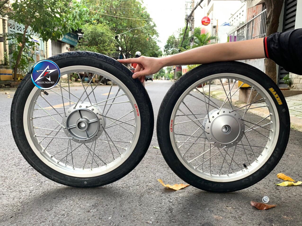 NIỀNG RACINGBOY CHÍNH HÃNG ĐEN/BẠC (GIÁ 1 CÁI)
