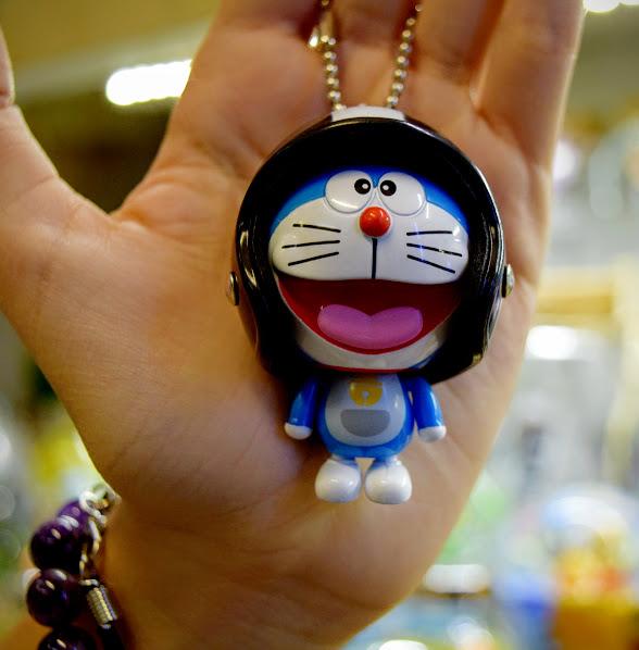 Móc Khóa Dễ Thương Hình Doremon Đội Nón Bảo Hiểm